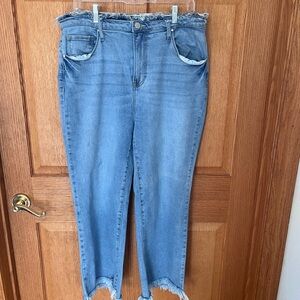 Risen jeans High-Rise Light Blue, wide leg ankle Jeans with Frayed Hem